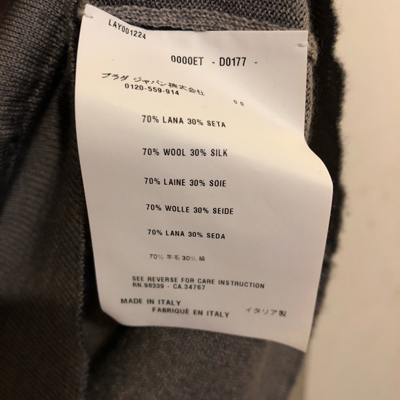 Prada Wool/Silk v-neck. Mens - Picture 4 of 4